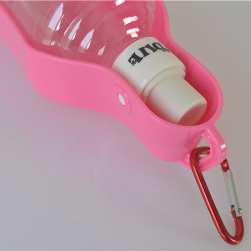 Sticla de apă din plastic pentru câini potrivită pentru plimbare - de la 250 ml sau 500 ml