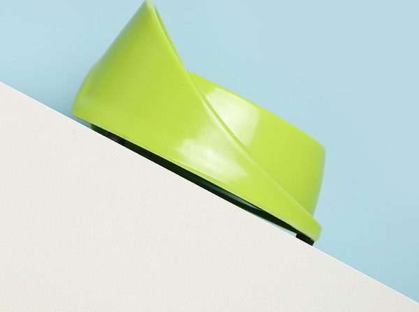 Bol rotund din plastic cu bază anti-alunecare