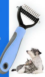Pieptene pentru pieptănarea animalelor de companie