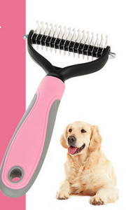 Pieptene pentru pieptănarea animalelor de companie