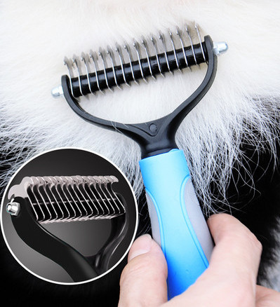 Brush to remove dead hair and tangles in dogs