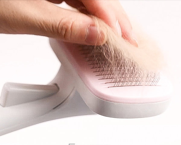 Plastična četka za čišćenje pseće dlake