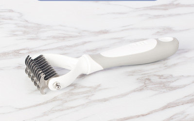 Pieptene pentru câini - mai multe modele