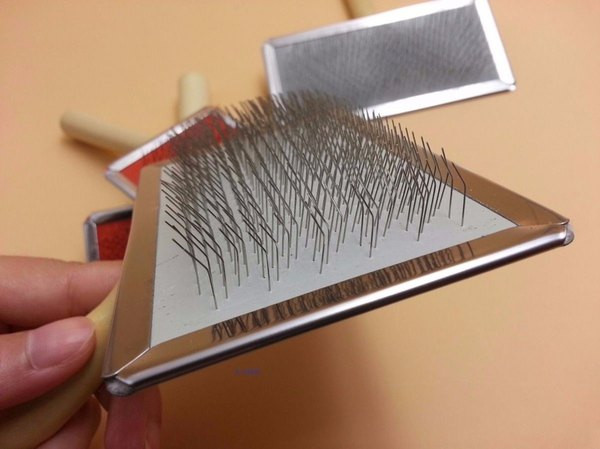 Češalj za češljanje pasa