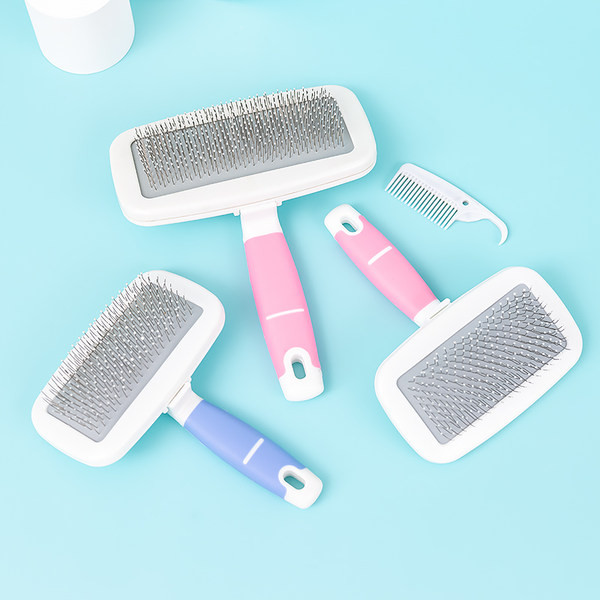 Pieptene pentru pieptănarea părului de câine