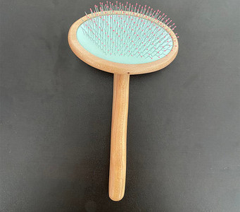 Perie din lemn cu freze metalice pentru caini