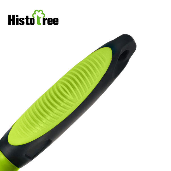 Četka za češljanje psa kod kuće