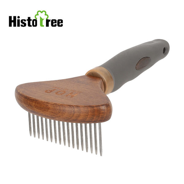 Pieptene pentru un câine cu păr lung