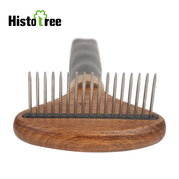 Pieptene pentru un câine cu păr lung