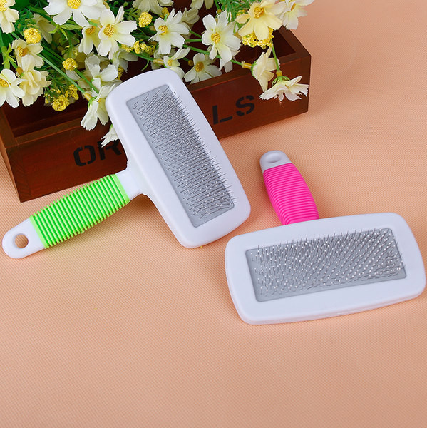 Perie din plastic pentru parul de caine in mai multe culori