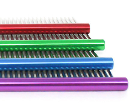 Pieptene colorat pentru un câine - 16 cm