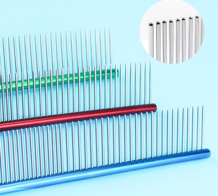 Pieptene colorat pentru un câine - 16 cm