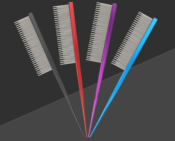 Pieptene cu incisivi metalici pentru caini