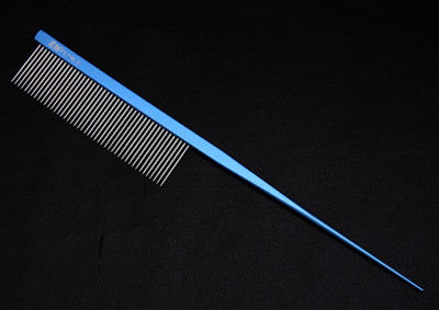 Kamm koera kammimiseks - kaks mudelit