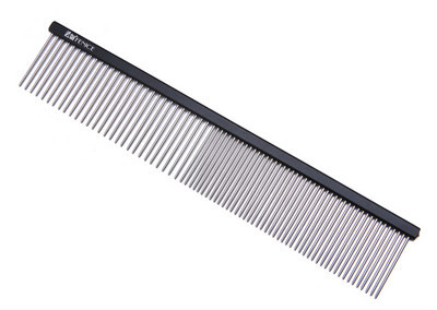 Kamm koera kammimiseks - kaks mudelit