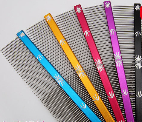 Pieptene cu freze metalice pentru animale de companie