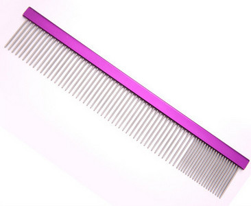 Metalni češalj za pse u boji