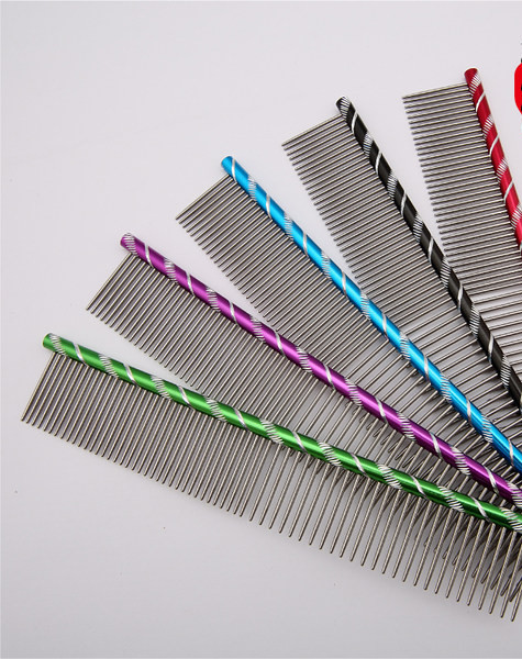 Pieptene ușor din aluminiu pentru câini - culori diferite