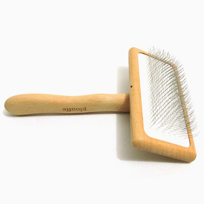 Puidust kamm koera kammimiseks