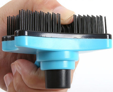 Plastmassist kamm karvade eemaldamiseks koertele