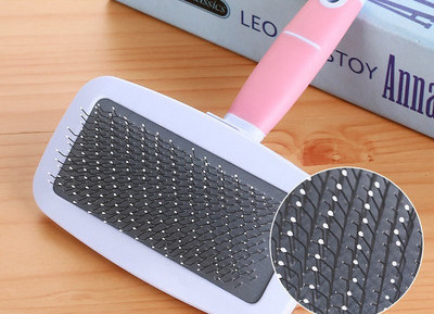 Birste smalkai suņu kopšanai vairāku modeļu