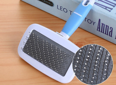 Birste smalkai suņu kopšanai vairāku modeļu