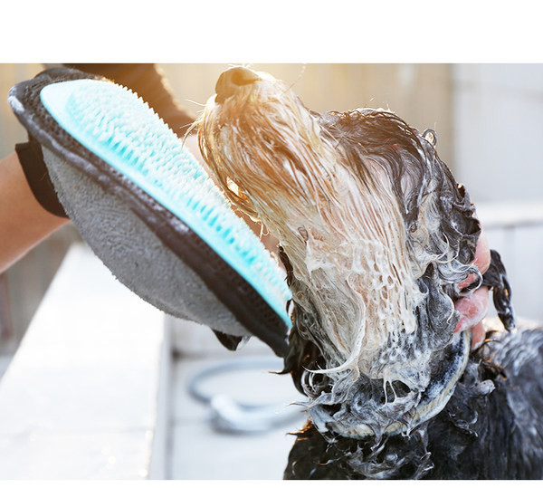 Pseća gumena rukavica pogodna za kupaonicu