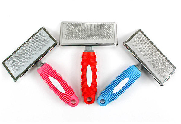 Pieptene pentru câini - mai multe modele