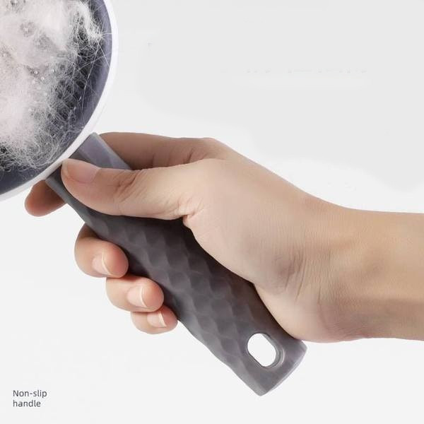 Pieptene pentru îndepărtarea părului în două modele pentru animale de companie