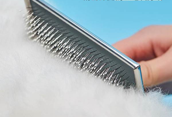 Perie metalica dreptunghiulara pentru pieptanat caini