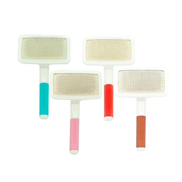 Perie pentru părul animalelor de companie