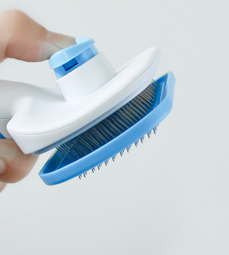 Perie din plastic pentru curățarea părului de câine