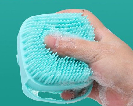 Kummist koerakamm vannile koos šampoonikambriga