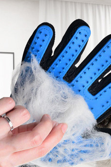 Кучешка гумена ръкавица за почистване на косми