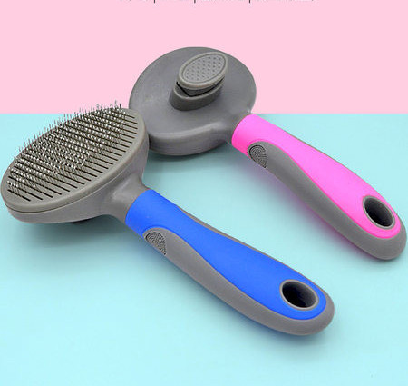Silicone brush for combing a dog