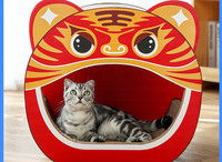 Ogrebotina u obliku mačje glave od valovitog papira