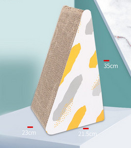 Trīsstūrveida kaķu skrāpis - vairāki modeļi