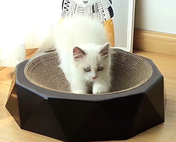 Zgârietură pentru pisici în formă rotundă de hârtie ondulată