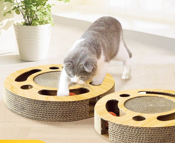 Ξύστρα νυχιών γάτας με μπάλα παιχνιδιού