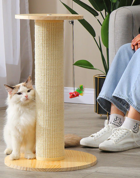 Coloana de zgarietura pentru pisici de diferite dimensiuni