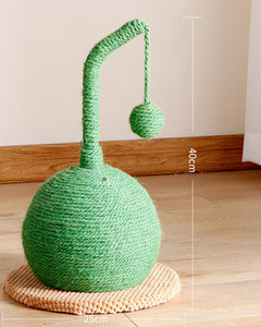 Zgarietor pentru pisici cu funie de canepa si minge de jucarie