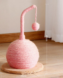 Zgarietor pentru pisici cu funie de canepa si minge de jucarie