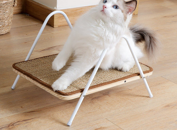 Koka gulta kaķiem ar sizala spilventiņu