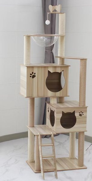 Puidust ronija voodiga