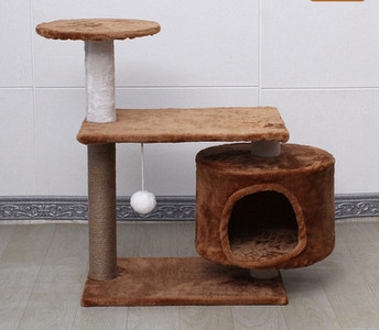 Γάτα αναρριχώμενο δέντρο σε διαφορετικά μοντέλα