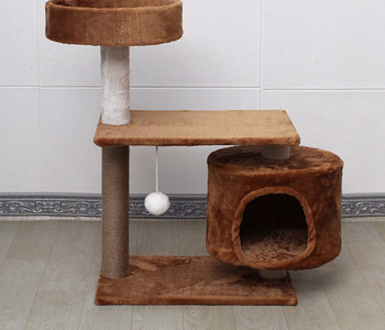 Γάτα αναρριχώμενο δέντρο σε διαφορετικά μοντέλα