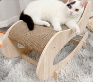 Placa de zgariat balansanta din lemn pentru pisici