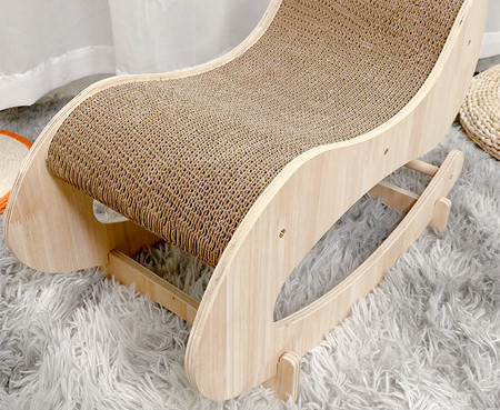 Placa de zgariat balansanta din lemn pentru pisici