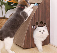 Τουαλέτα και  ξύστρα για  γάτας από κυματοειδές χαρτί