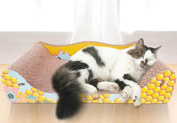Krevet za mačke od valovitog papira